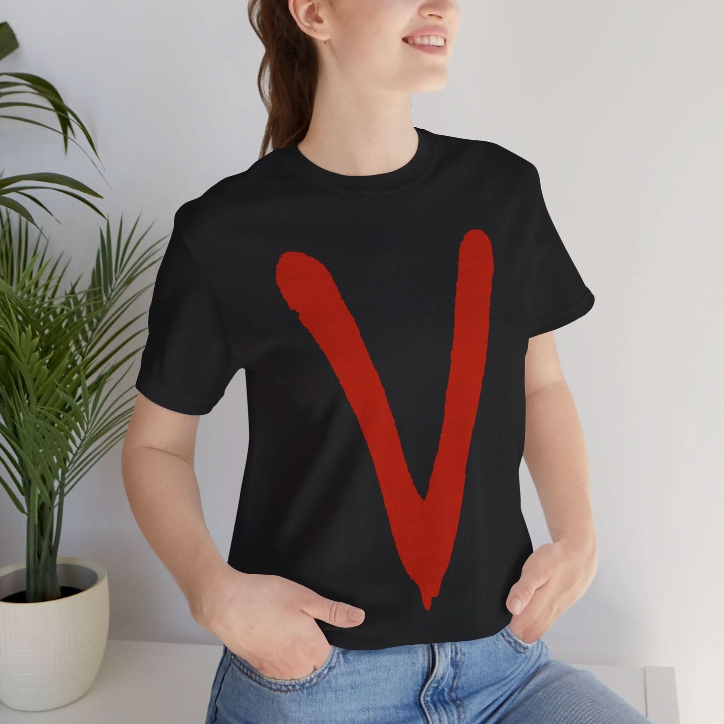 V (80's Miniseries/Replica Promo Shirt/Anti-Fascist Shirt)